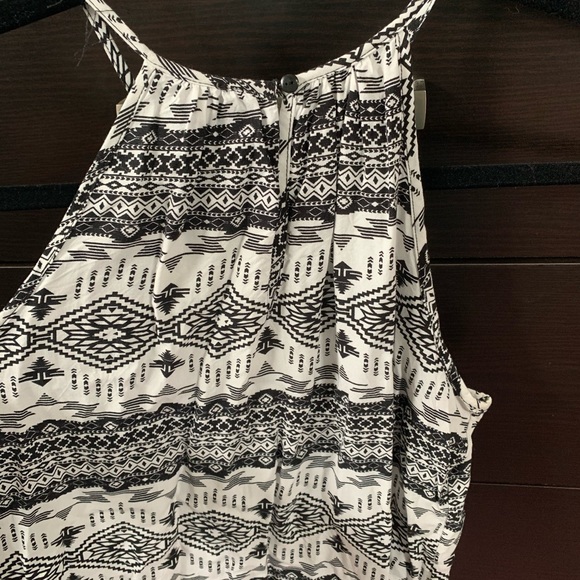 Black and White H&M top - Picture 4 of 4